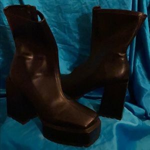 Platform dolls skill vegan leather boots